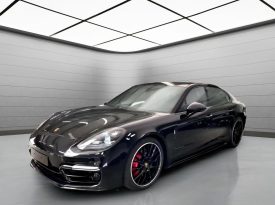 2020 Porsche Panamera GTS Sport Turismo