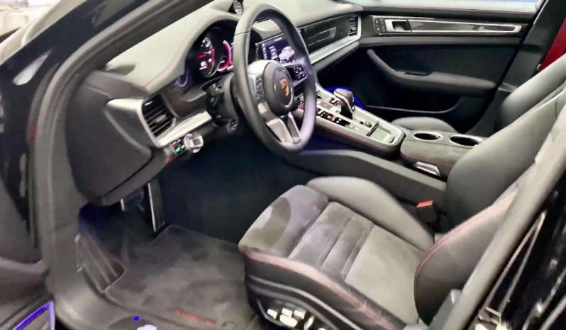 2022 Porsche Panamera GTS Sport Turismo full