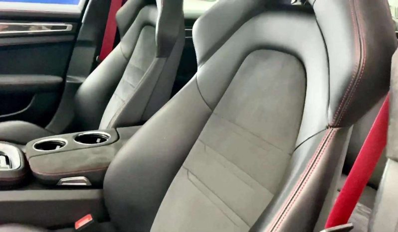 2022 Porsche Panamera GTS Sport Turismo full