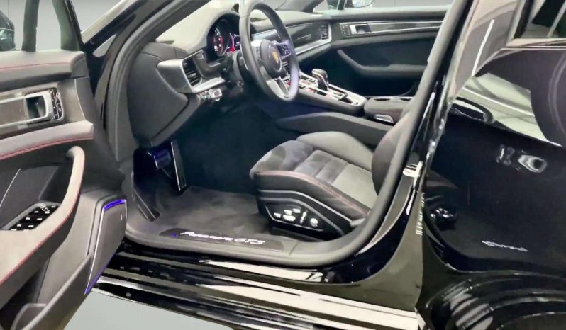 2022 Porsche Panamera GTS Sport Turismo full