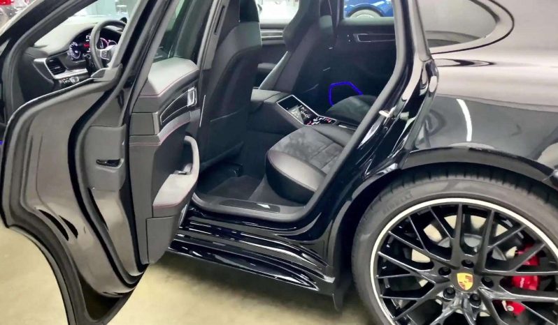 2022 Porsche Panamera GTS Sport Turismo full